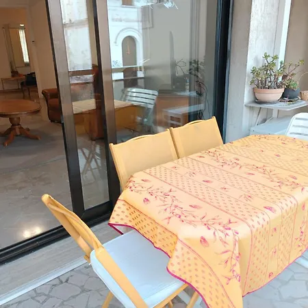 Juan-les-pins Centre Apartment *